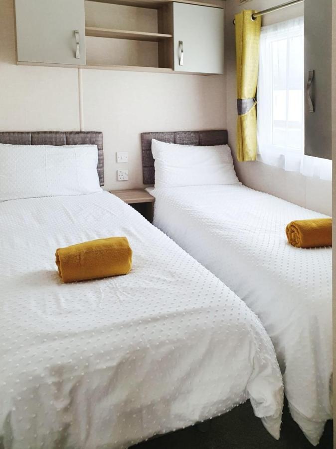 Nightingale Otel South Cerney Dış mekan fotoğraf